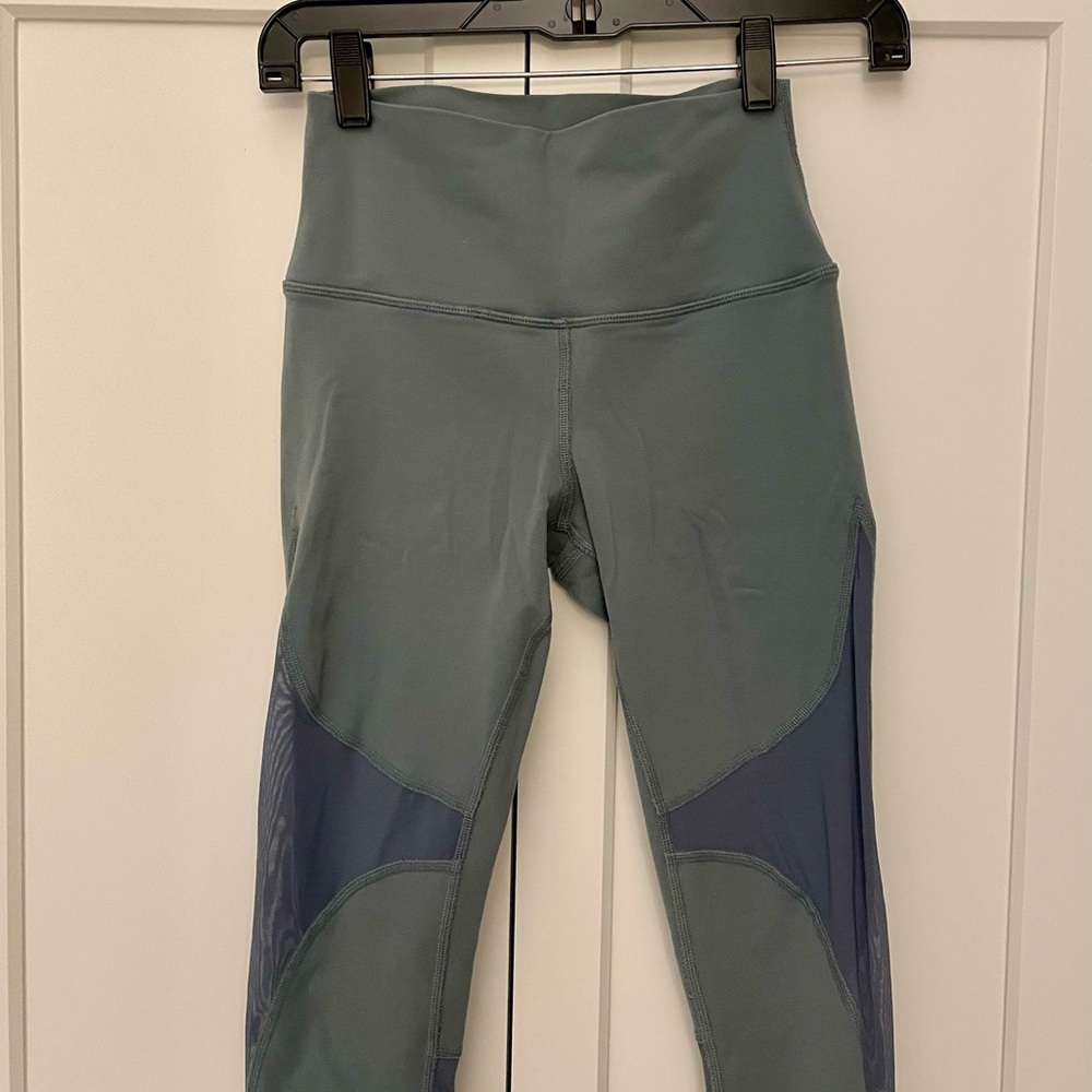 ALO mesh capri leggings - XS